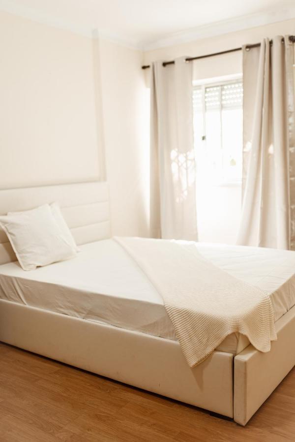 Apartment In Lisbon With 3 Bedroom Cozy Experience ロウレス エクステリア 写真